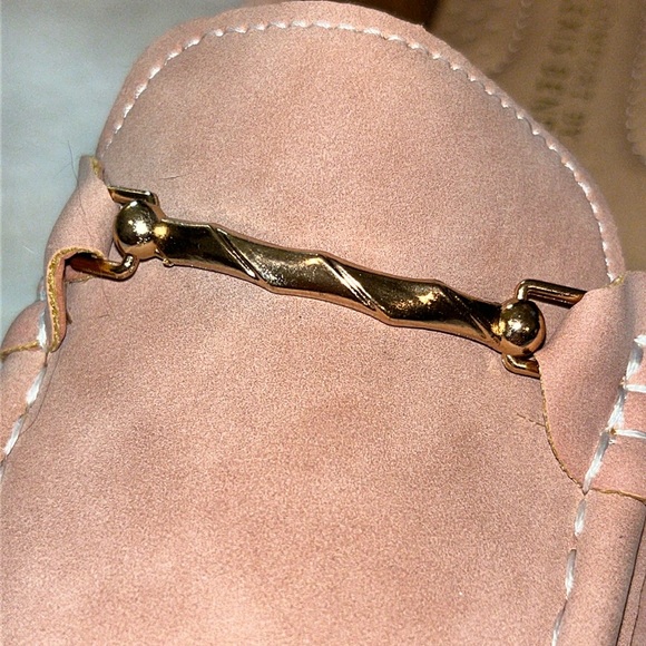 Alexis Bendel Blush Tan w/Gold Hardware Slip-on Loafer Boat shoes womens:6 - Picture 4 of 12